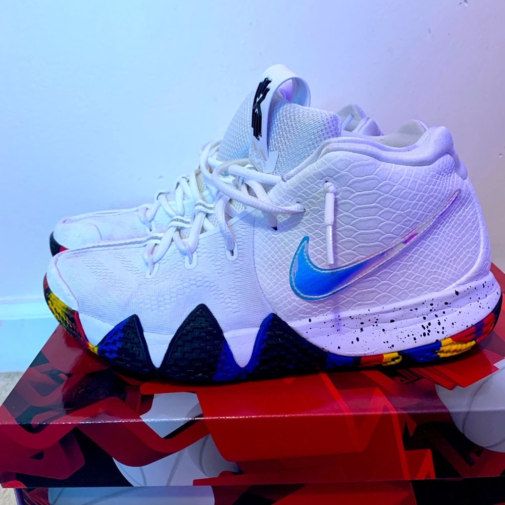 Kyrie 4 March Madness with box. nike shoes.